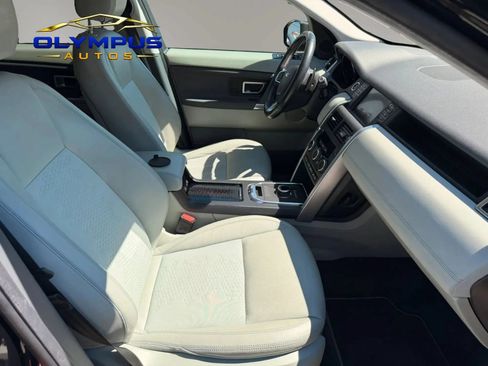 Used 2019 Land Rover Discovery Sport SE AWD/4WD image 11