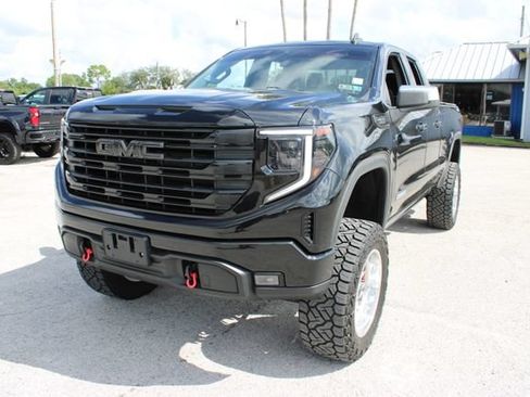 Used 2023 GMC Sierra 1500 Elevation AWD/4WD image 3