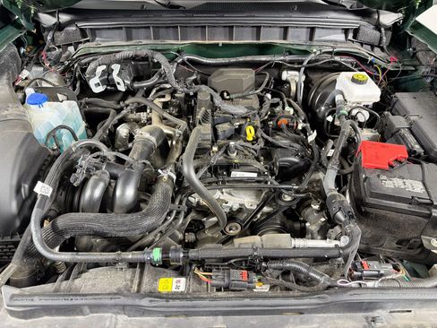 Used 2024 Ford Bronco Everglades image 30