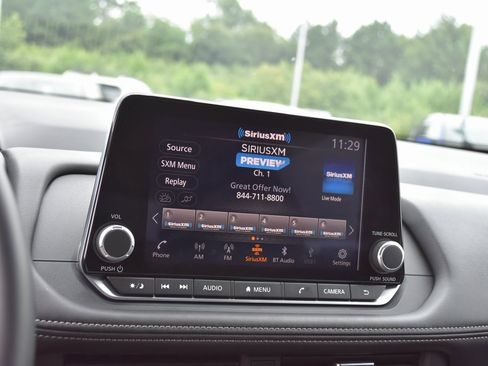 Used 2025 Nissan Rogue SV image 21