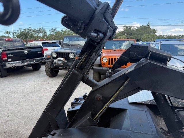 Used 2008 Ford F550 2WD Regular Cab Super Duty image 11