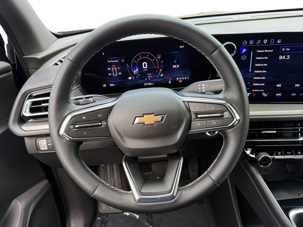 Used 2024 Chevrolet Traverse LT FWD image 12