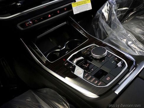 Used 2026 BMW X7 xDrive40i w/ M Sport Package image 26