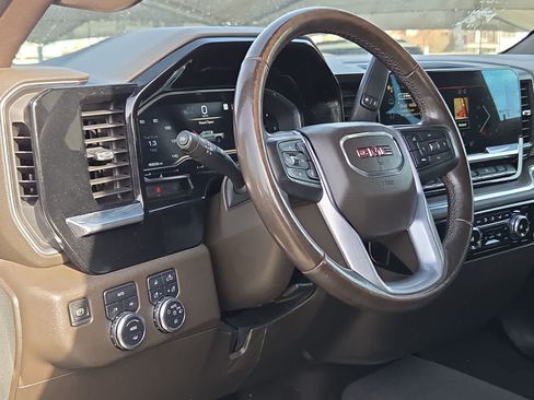 Used 2023 GMC Sierra 1500 SLT AWD/4WD image 10