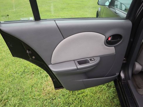 Used 2005 Saturn ION Level 2 w/ Power Pkg FWD image 17