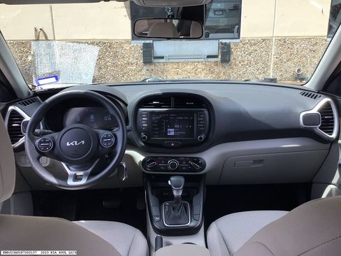Used 2023 Kia Soul LX FWD image 12