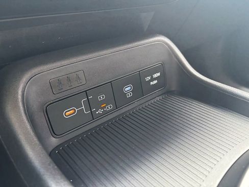 Used 2024 Hyundai Kona SE image 25