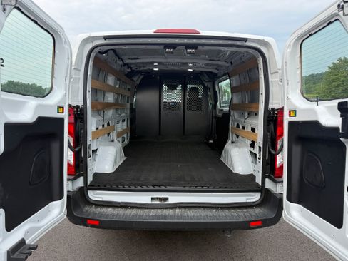 Used 2024 Ford Transit 250 Low Roof w/ Exterior Upgrade Package RWD image 9