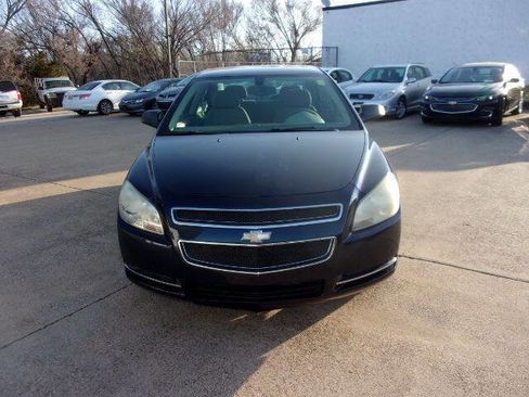 Used 2009 Chevrolet Malibu LS image 2