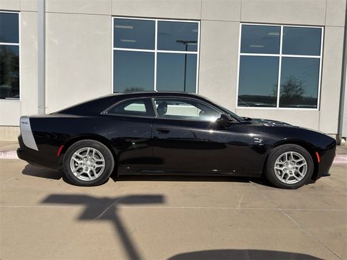 New 2025 Dodge Charger R/T w/ Quick Order Package 25M R/T image 4