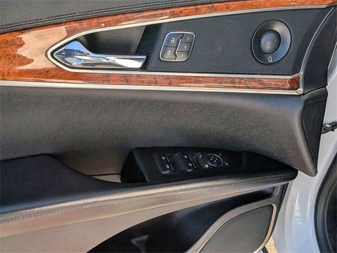 Used 2019 Lincoln Nautilus Reserve image 13