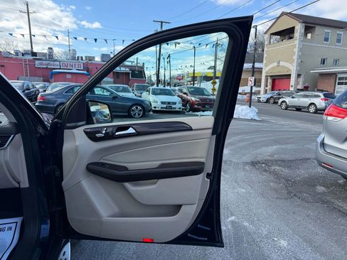 Used 2017 Mercedes-Benz GLS 450 4MATIC image 48