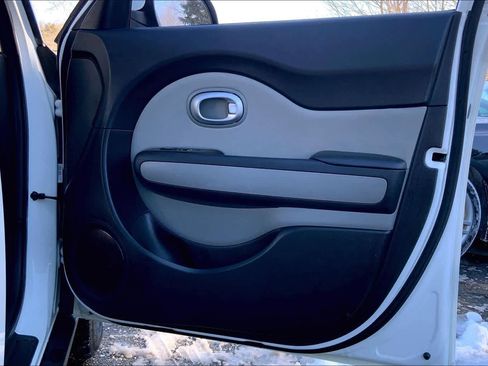 Used 2019 Kia Soul Base w/ Convenience Package image 21
