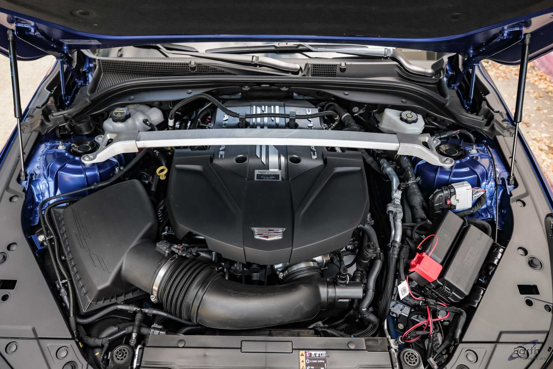 Used 2026 Cadillac CT5 V Blackwing w/ Deep Ocean Appearance Package RWD image 4