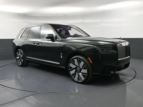 New 2026 Rolls-Royce Cullinan AWD/4WD image 10