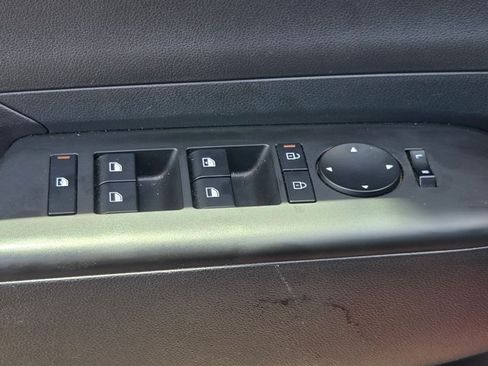 Used 2025 Hyundai Kona SEL FWD image 8