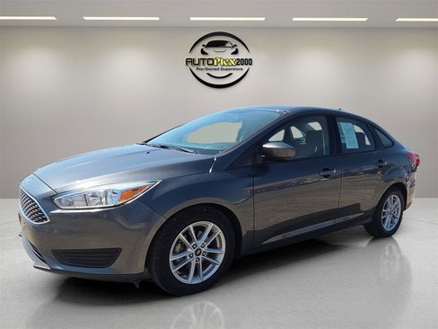 Used 2018 Ford Focus SE image 3