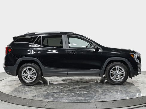 Used 2023 GMC Terrain SLE w/ Driver Convenience Package image 8