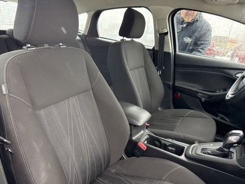Used 2015 Ford Focus SE image 30