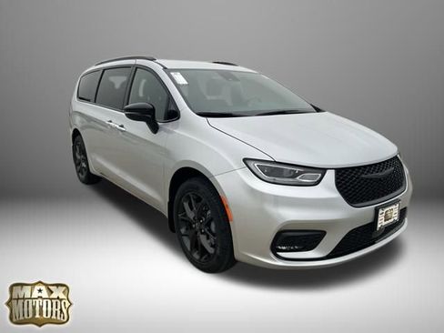 New 2026 Chrysler Pacifica Select image 12