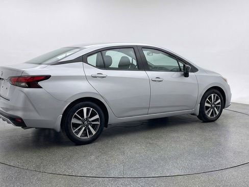 Used 2025 Nissan Versa SV image 9