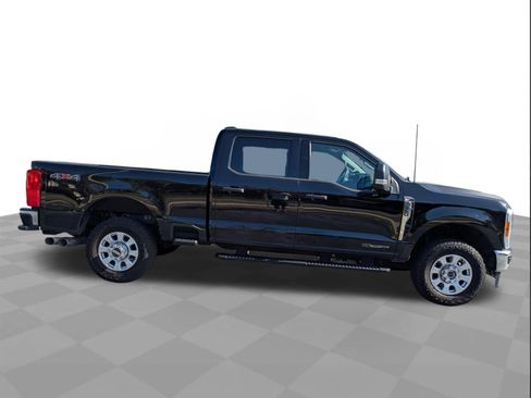 Used 2023 Ford F350 XLT image 3