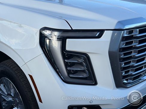 Used 2025 GMC Yukon Denali AWD/4WD image 7