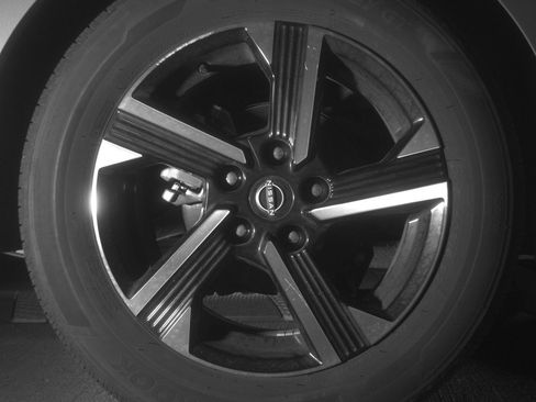 Used 2025 Nissan Sentra SV FWD image 15