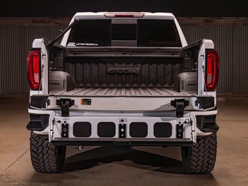 Used 2022 GMC Sierra 1500 AT4 w/ AT4 Premium Package AWD/4WD image 9