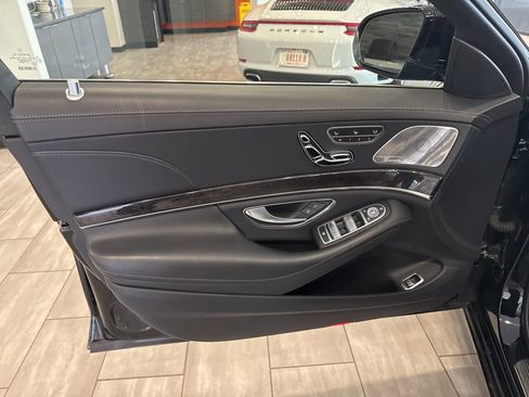 Used 2019 Mercedes-Benz S 560 4MATIC Sedan image 17
