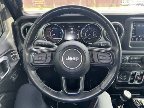 Used 2021 Jeep Gladiator Sport AWD/4WD image 18