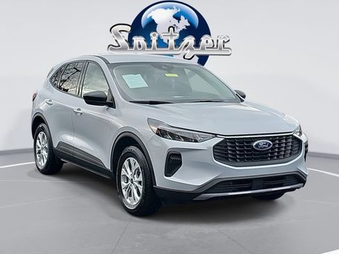 Used 2025 Ford Escape Active w/ Cold Weather Package image 1