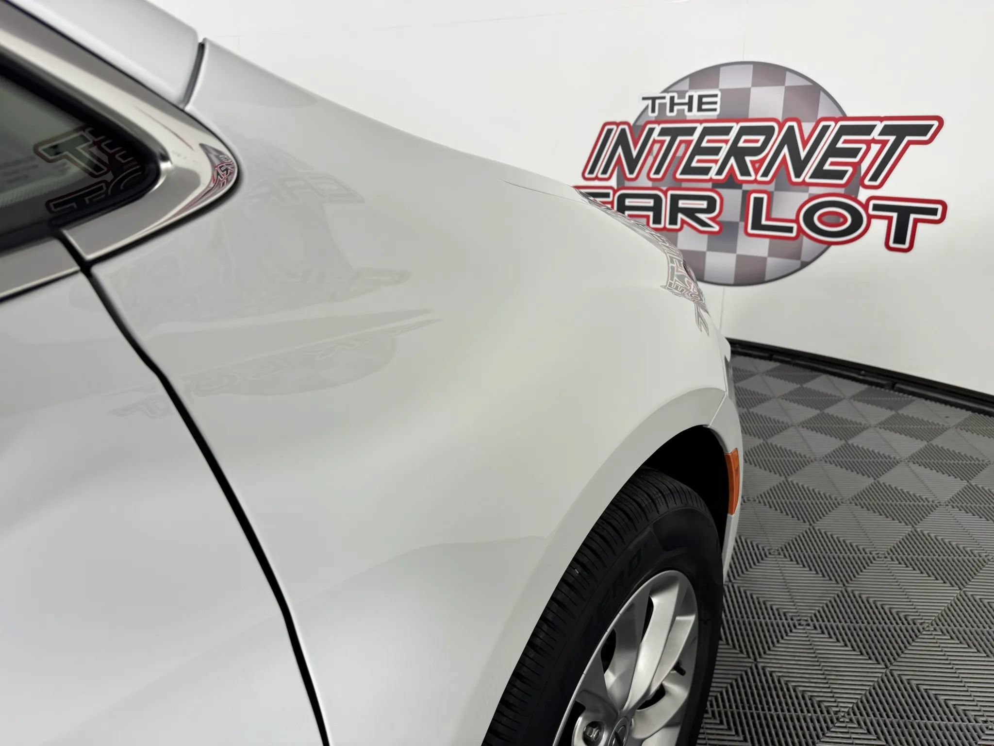 Used 2024 Chrysler Pacifica Touring-L AWD/4WD image 31