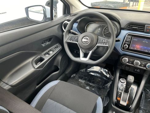 Used 2025 Nissan Versa SV FWD image 30