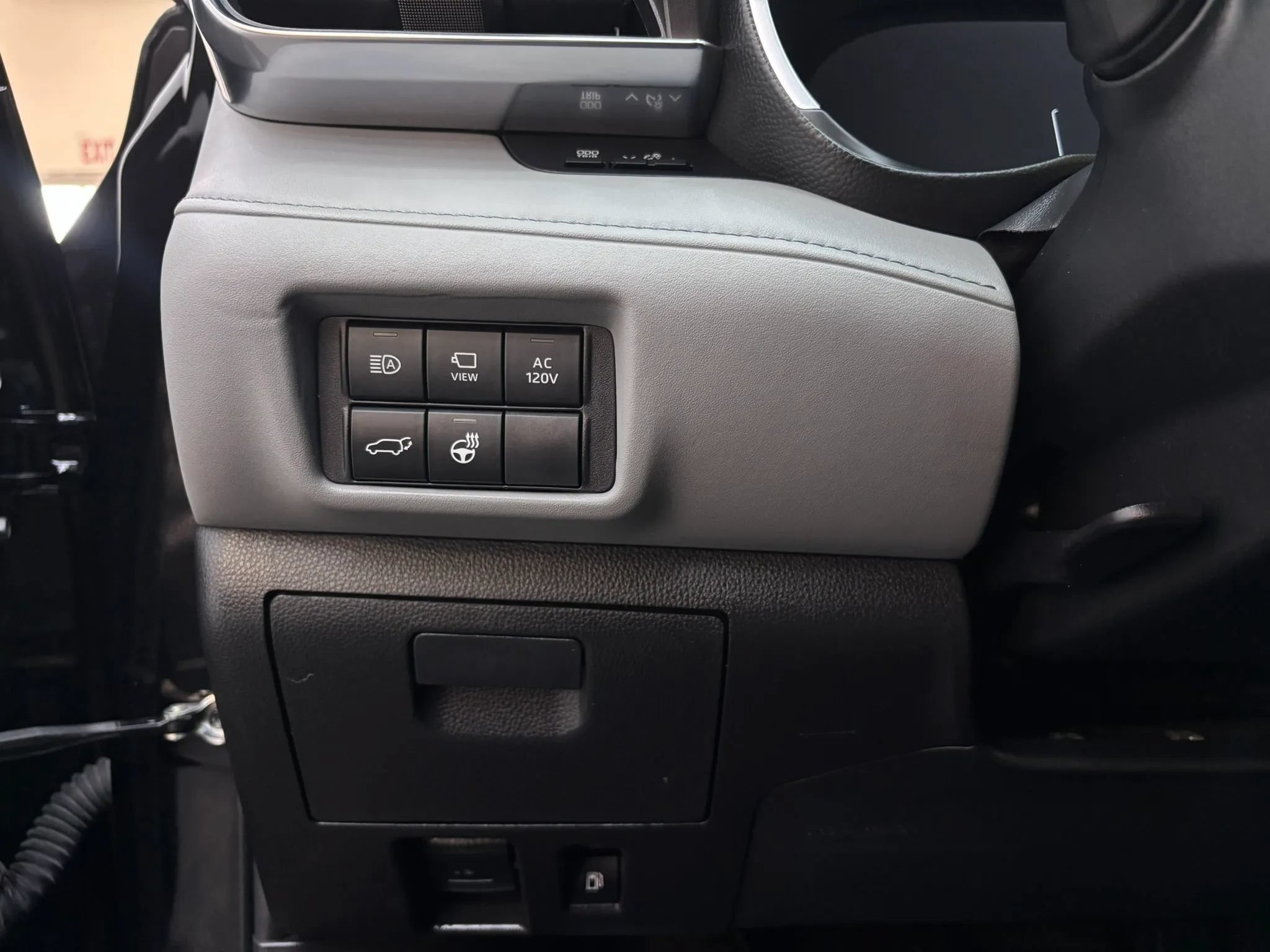 Used 2023 Toyota Highlander Limited AWD/4WD image 12