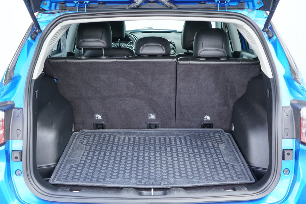Used 2019 Jeep Compass Latitude AWD/4WD image 8