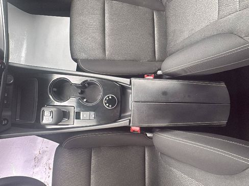 Used 2025 Nissan Rogue SV AWD/4WD image 22