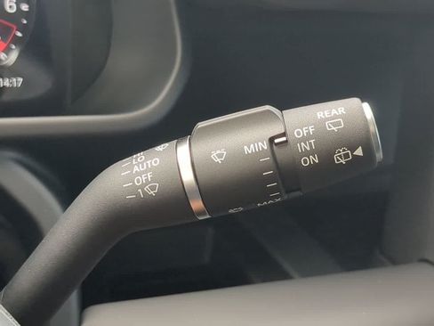New 2026 Land Rover Defender 110 X-Dynamic SE AWD/4WD image 28