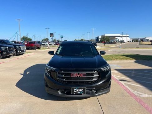 Used 2020 GMC Terrain SLT w/ Preferred Package FWD image 3
