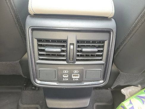 Used 2025 Subaru Forester Limited w/ Popular Package #2 AWD/4WD image 16