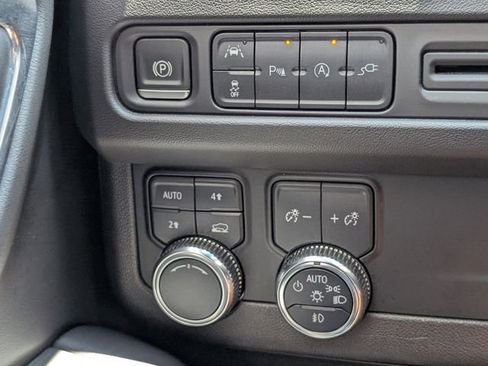 Used 2021 GMC Yukon SLT AWD/4WD image 30