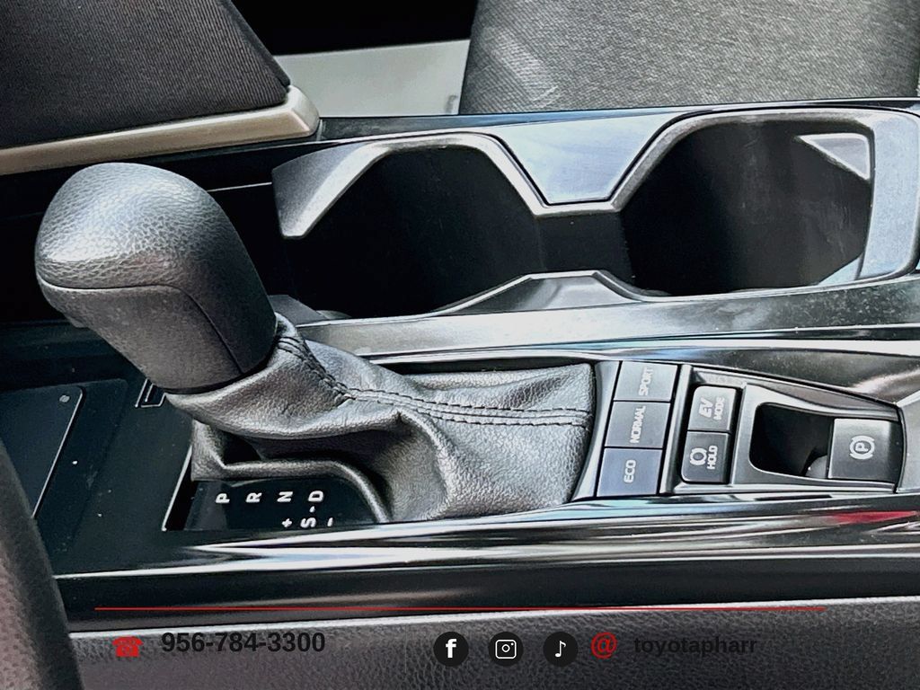 Used 2025 Toyota Camry LE w/ Convenience Package FWD image 9