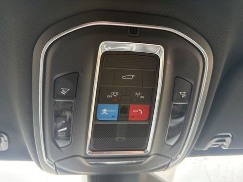 Used 2023 Jeep Wagoneer L Series II image 32