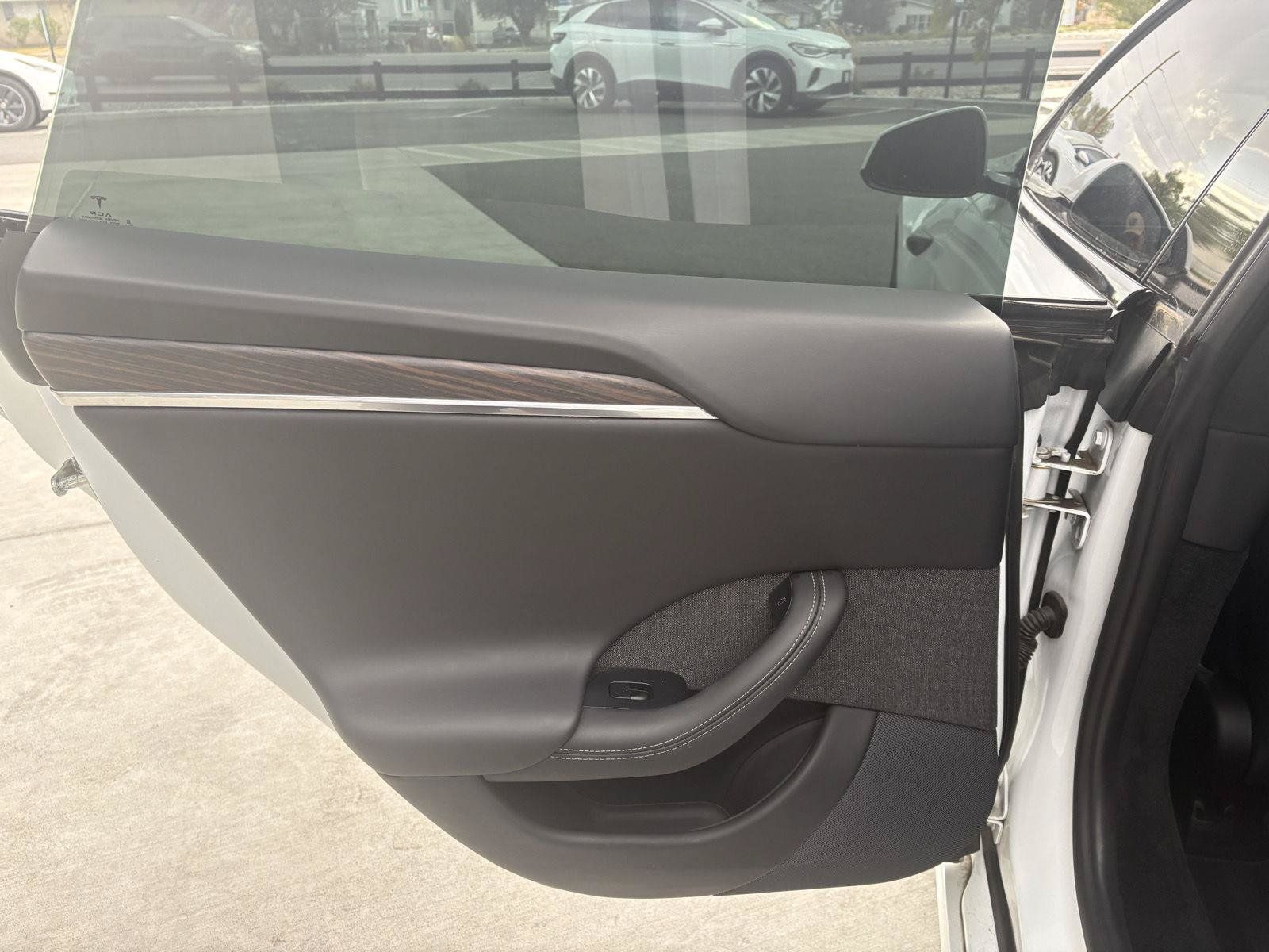 Used 2022 Tesla Model S AWD/4WD image 12