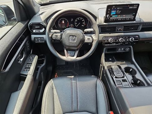 New 2025 Honda Pilot TrailSport image 9