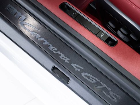 Used 2025 Porsche 911 Carrera 4 GTS image 13