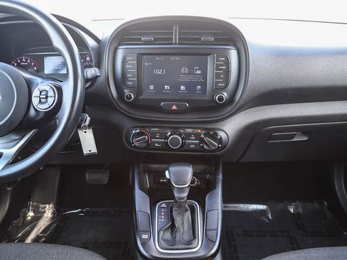 Used 2020 Kia Soul S image 13