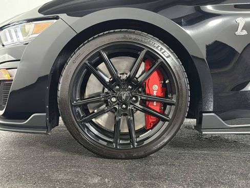 Used 2022 Ford Mustang Shelby GT500 w/ Technology Package RWD image 20