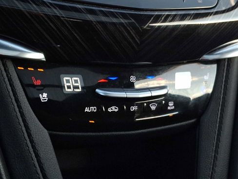 Used 2023 Cadillac XT6 Premium Luxury w/ Technology Package image 15