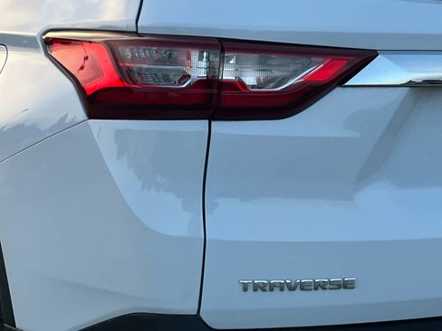 Used 2018 Chevrolet Traverse LS image 28